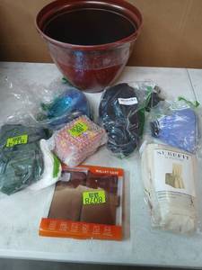 lot 5935 image: Bucket Of Various Items 8 Pack