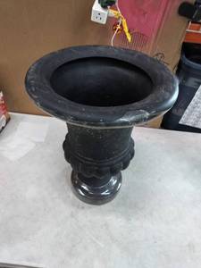 lot 7617 image: A 21in Orland Urn Pot