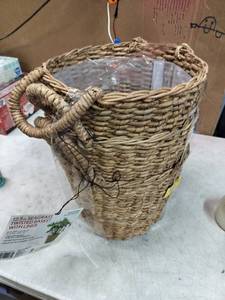 lot 7661 image: A 3pk 12.5in Seagrass Basket