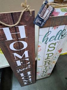 lot 9411 image: Hampton 47.5in Reversible Decorative Sign 2 Pack