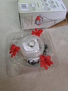 lot 9415 image: Wild Wing Hummingbird Feeder