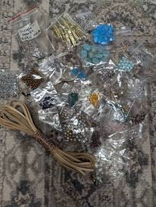 lot 8107 image: Mixed Bag of Jewelry Making Supplies