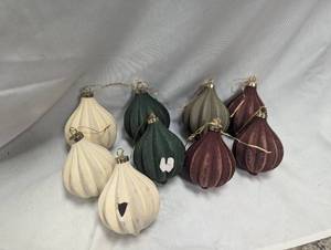 lot 8103 image: Glass Ornament