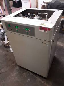 lot 55897 image: VWR Laboratory Incubator - Lower Section