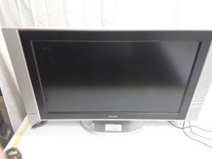 lot 55902 image: Phillips Commercial LCD TVMonitor - 32 - Used
