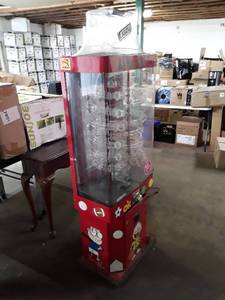 lot 55911 image: Rug Rats Gumball Machine - used - Large - 67 tall