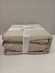 lot 44274 image: BAMBOO COOLING SHEET SET 4PC QUEEN