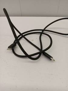lot 44560 image: PHONE CHARGER
