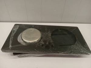 lot 44616 image: PET STAND FOR FOOD ABD WATER BOWL