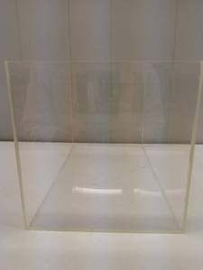 lot 44640 image: ACRYLIC CLEAR DISPLAY CASE