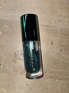 lot 6270123 image: Changing Lip Gloss Non-sticky Moisturizing Lip Oil Gloss Nourishing Shiny Glossy Lipgloss for Lip Care and Dry Lip with Big Brush