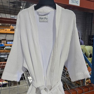 lot 6270151 image: Commercial Duty Pacific Bay Adult Short Sleeve Waffle Bathrobe - White (MAY HAVE LIGHT STAINING)