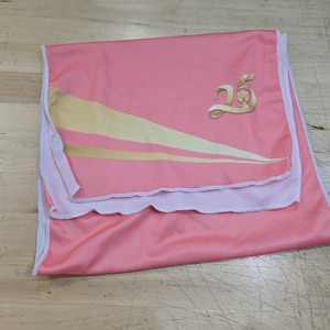 lot 6270156 image: Size Cooling Towel -�� Be Cool in Style - Heat Relief, Soft, Lightweight, Sun Protection, Easy Clean - Perfect for Biking, Hiking, Running, Yoga, Golf - Pink