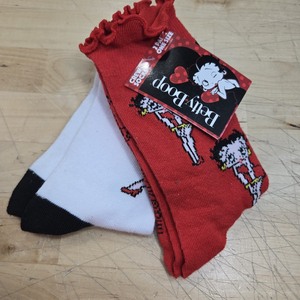 lot 6270165 image: Betty Boop Crew Sock 2 Pair Lettuce Trim Pattern Crew Socks