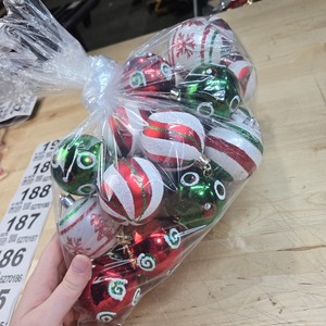 lot 6270185 image: 15 Pcs Multicolor Glitter Painted Christmas Ball Ornaments