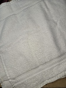 lot 6270216 image: Hoilday Solid Hand Towels, White Set of Two