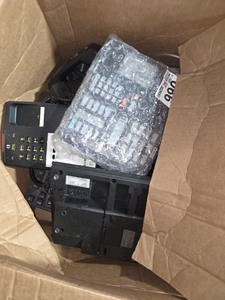 lot 6270219 image: Miscellaneous Box of Vintage Phones and Phone Accessories