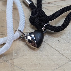 lot 6270252 image: 2 Pcs Matching Unisex Black and White Rope Bracelet with Magnetic Heart Pendant Couples Friendship Relationship Bracelet