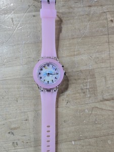 lot 6270394 image: Childs Pink LED Watch