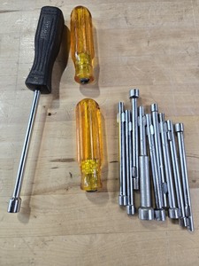 lot 6270513 image: Vintage Screwdriver Set with Changeable Screwdrivers