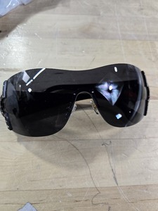 lot 6270527 image: Classy Luxury Shield Oversized Wrap Rimless Sunglasses with Rhinestone (Black)