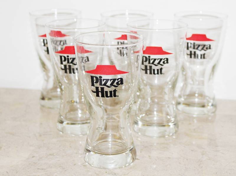 lot 7279 image: Set of 6 Pizza Hut Pilsner Glasses- Very Cool