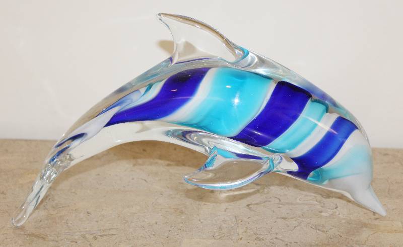 lot 7298 image: Decorative Glass Dolphin- Very Cool