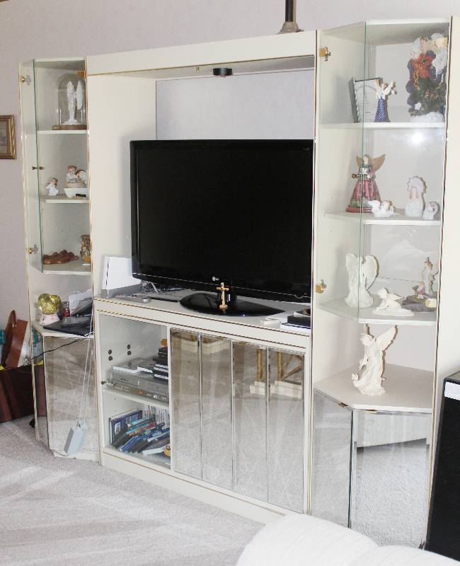 lot 7307 image: Entertainment Center w Glass and Mirror Front - Remote Control Lighting - No Contents Included