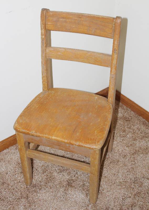 lot 7320 image: Childs Solid Oak School Chair- Very Cute
