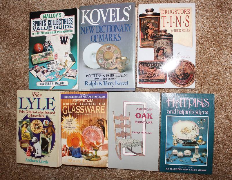lot 7323 image: Lot of 7 Collectors Reference Books