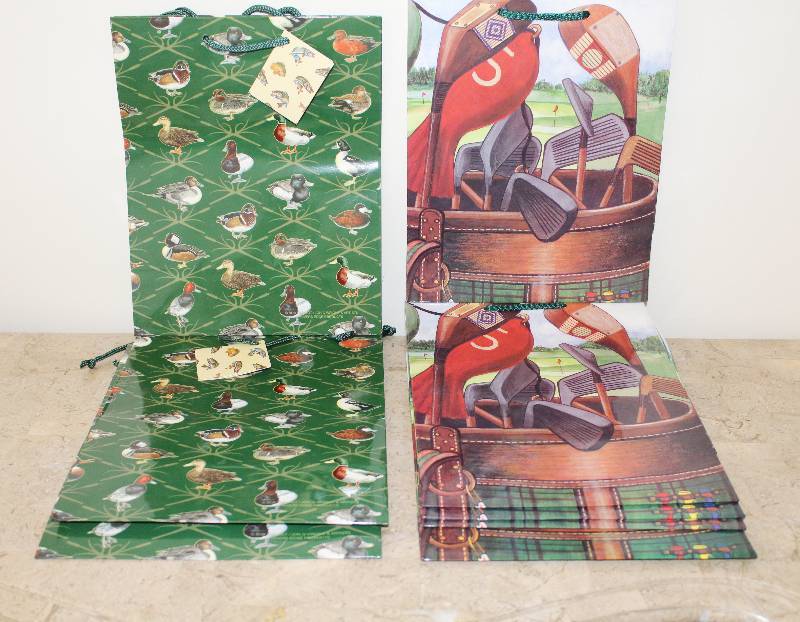 lot 7344 image: Lot of Gift Bags- Duck and Golf Themed- Total of 9- Cool
