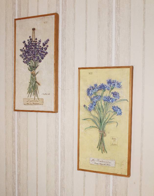 lot 7347 image: 2 Floral Themed Framed Photos- Very Pretty