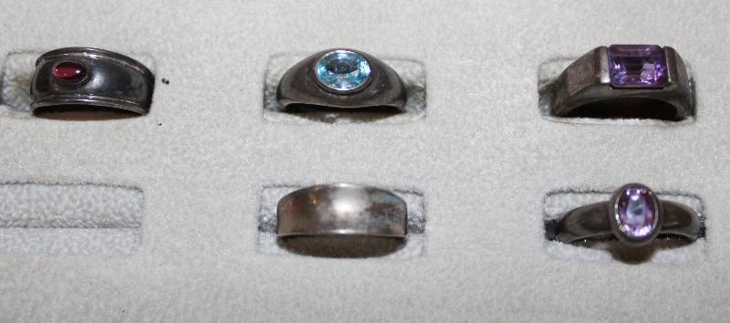 lot 7358 image: Lot of 5, 92.5 Sterling Silver Rings- Total Weight (with gems) 26 Grams- WOW