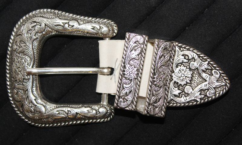 lot 7369 image: 4 Piece Decorative Belt Buckle Set- Very Cool