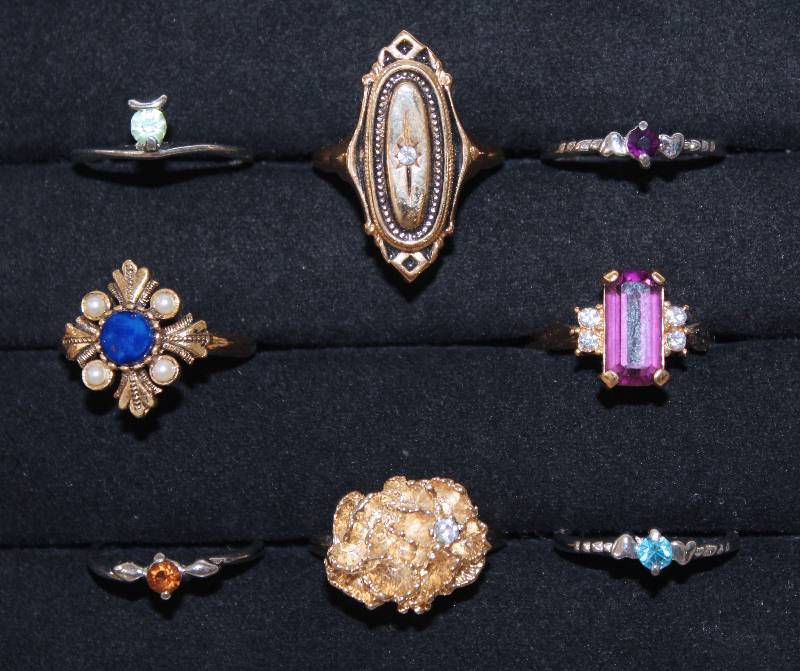 lot 7386 image: Lot of 8 Womens Rings- Pretty