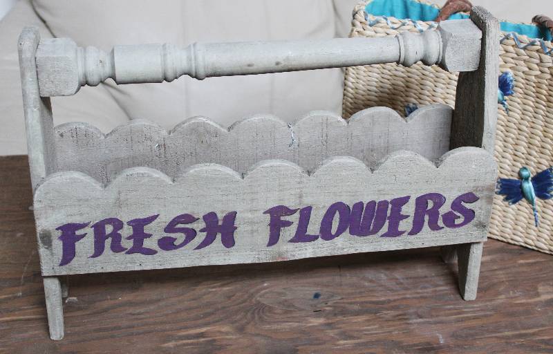 lot 7416 image: Wooden Planter Box w Woven Beach Bag- So Cute