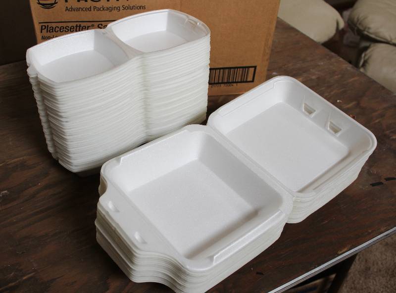 lot 7417 image: Lot of about 50 Styrofoam Carry Out Containers