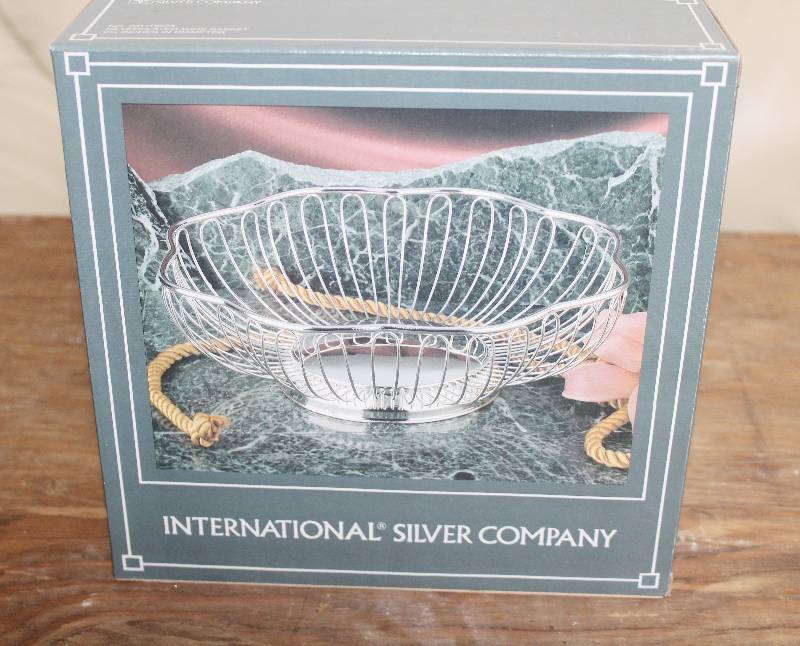 lot 7431 image: Silver Plated Wire Basket by the International Silver Company- Cool