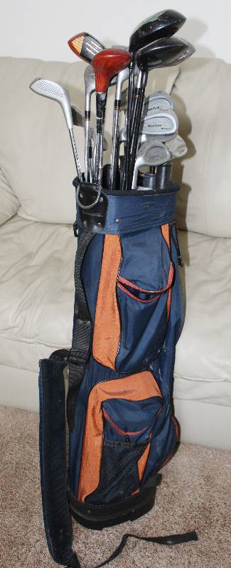 lot 7438 image: Left Handed Golf Clubs w Golf Bag- Cool