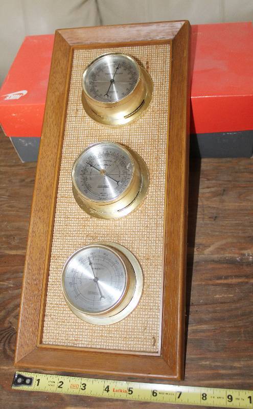 lot 7446 image: Vintage Functional Decor and Weather Station- Very Cool
