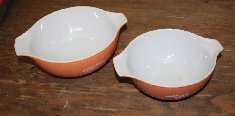 lot 7462 image: 2 Pyrex Mixing Bowls w Wheat Designs- Pretty