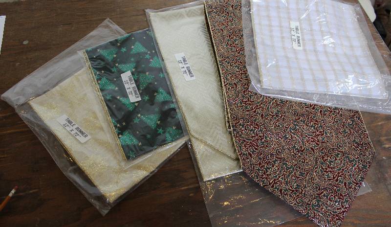 lot 7479 image: Lot of 5 Table Runners- Various Colors and Patterns