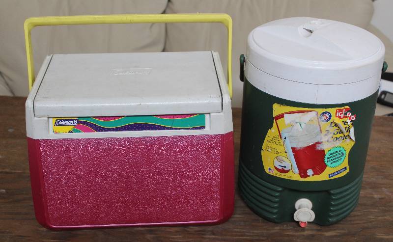 lot 7481 image: Small Coleman Ice Chest w 2 Gallon Igloo Jug- Great for Camping
