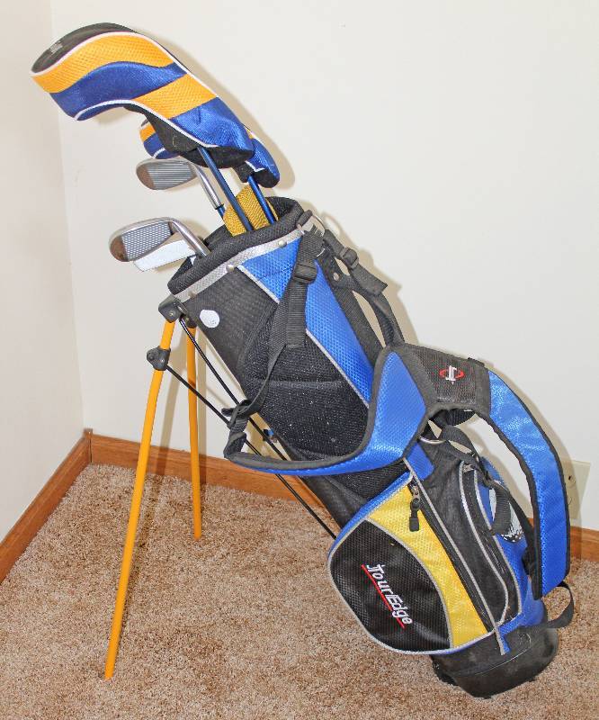 lot 7502 image: Youth - Left Handed - Starter Set of Golf Clubs w Stand up Bag- Cool