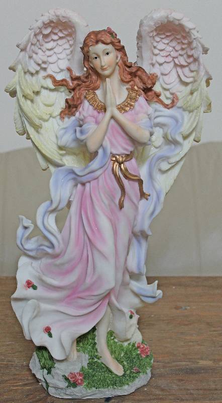 lot 7516 image: Angel Figurine- New in Box- Very Beautiful