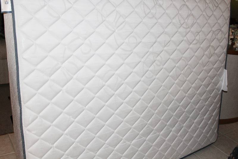 lot 7562 image: Sealy Queen Size Mattress- Firm- Used Very Little (Less Than 10 Nights)