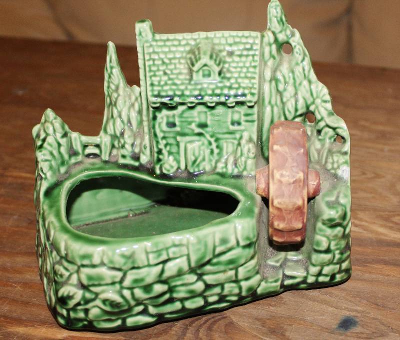 lot 7568 image: Vintage Shawnee Pottery Green Old Mill Planter #769- So Pretty