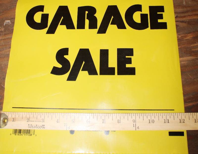 lot 7580 image: Lot of 8 Garage Sale Signs- All Perforated- Perfect for this Garage Sale Season