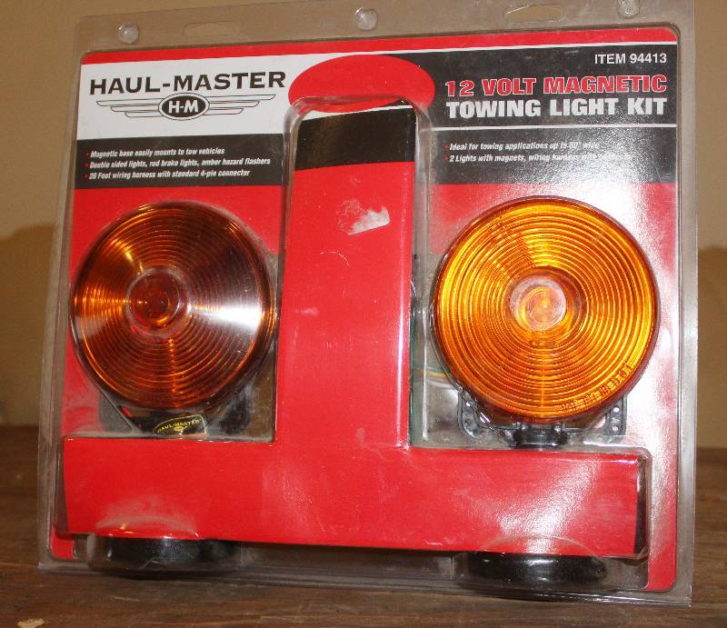 lot 7591 image: Magnetic Towing Light Set- New in Package