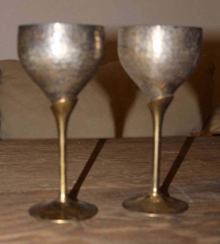 lot 7594 image: Pair of Heavy Goblets- Pretty
